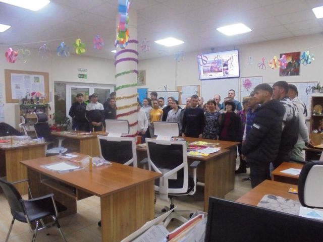 Толерантност в действие - арт терапия "Изработване на коледни картички и свещи от пчелен восък"