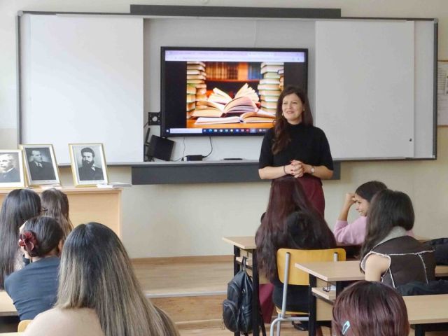 В деня на четенето гост в ПГТО бе младата поетеса Катрин Федина