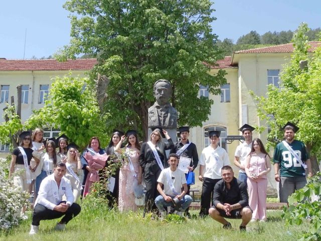 С много емоции, усмивки и вълнуващи спомени ПГТО „Добри Желязков“ изпрати своя Випуск 2026