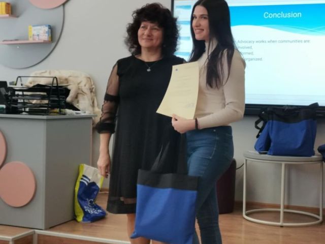 Подпомагане на младежите от ромски произход да се реализират на пазара на труда