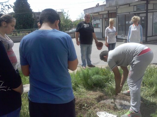 Пролетно почистване на Природен парк „Сините камъни“ [08.05.2015]