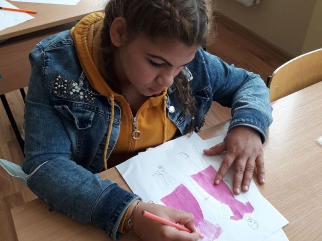 Тържествено бяха връчени наградите от ученическия конкурс за художествена скица „Модата в романите на Димитър Димов“ [21.07.2021]