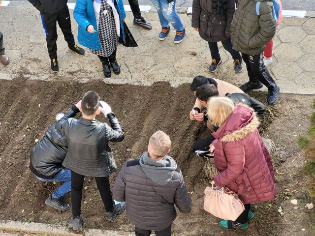 Искаме да произведем фиданки за нашия град Сливен [01.12.2021]