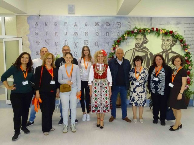 Първи ден от проект Еразъм+  „Нека слънцето грее в нашите училища“ [03.05.2022]