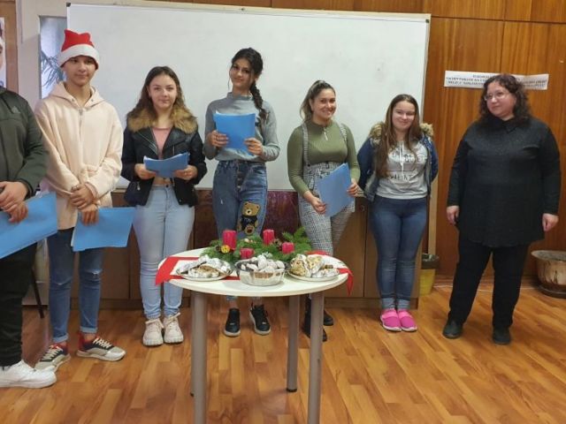 Начало на Коледните празници в ПГТО „Добри Желязков“ – гр. Сливен [02.12.2022]