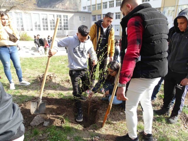 Празничната седмица [20.03.2023]