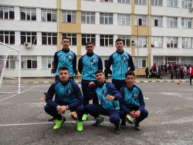 Спортен празник с участието на ученици и учители [23.03.2023]