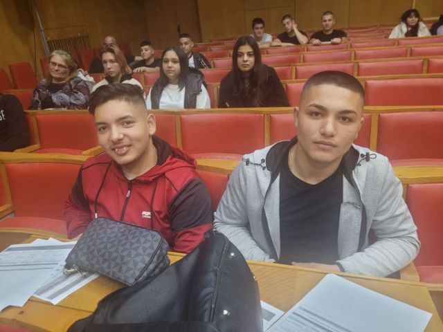 Лидерска академия за Училищни парламенти и ученици наставници [21.11.2023]