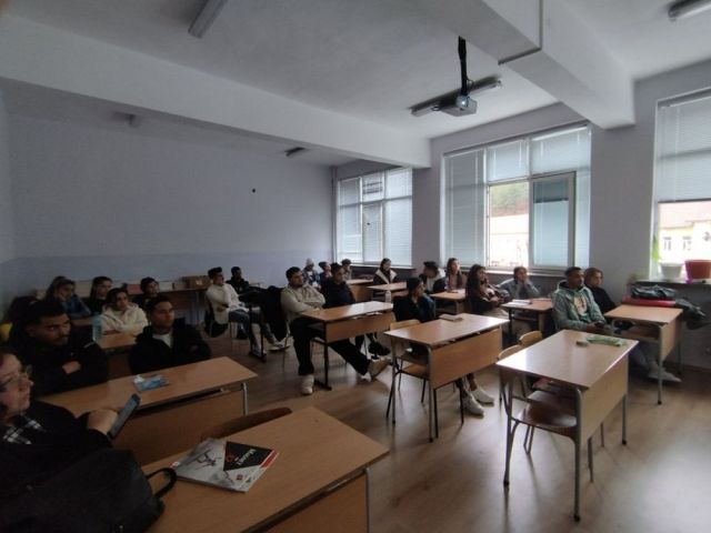 Дискусионна среща в часа по Гражданско образование [11.12.2024]