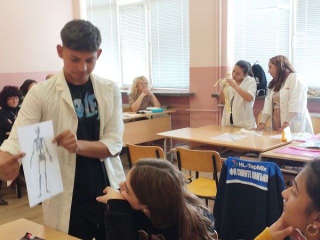 „Скицирай тайната“ – разследване между кости, мускули, спорт и изкуство [21.03.2025]