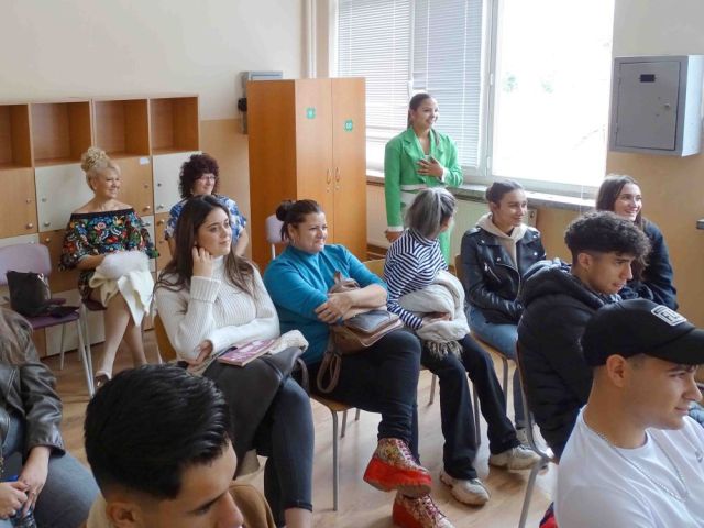 В деня на четенето гост в ПГТО бе младата поетеса Катрин Федина [21.11.2025]