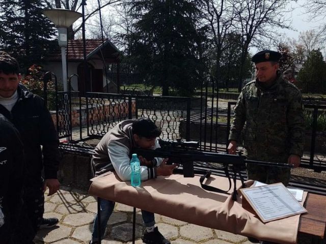 Ден на отворените врати: Ученици от ПГТО „Добри Желязков“ посетиха Военно формирование 22 220 [15.04.2026]