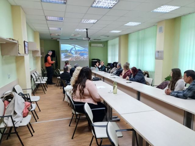 Работна среща и участие в  по програма ДОМИНО 2 в ПГТО „Добри Желязков“ [01.05.2026]