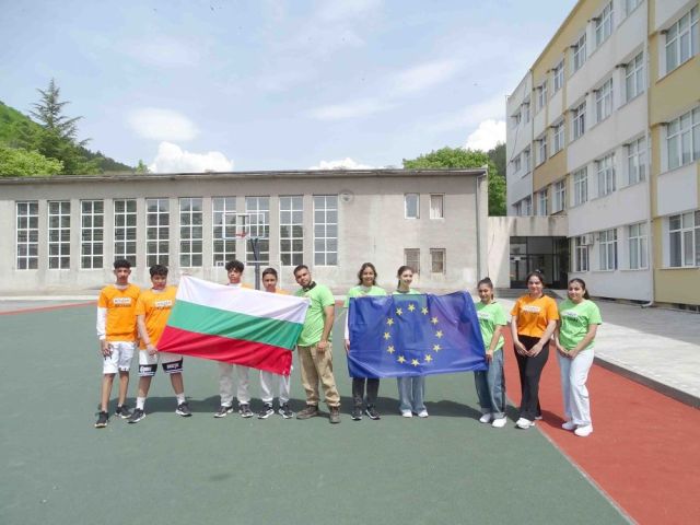 ПГТО „Добри Желязков“ отбеляза Деня на Европа с поредица от инициативи [08.05.2026]