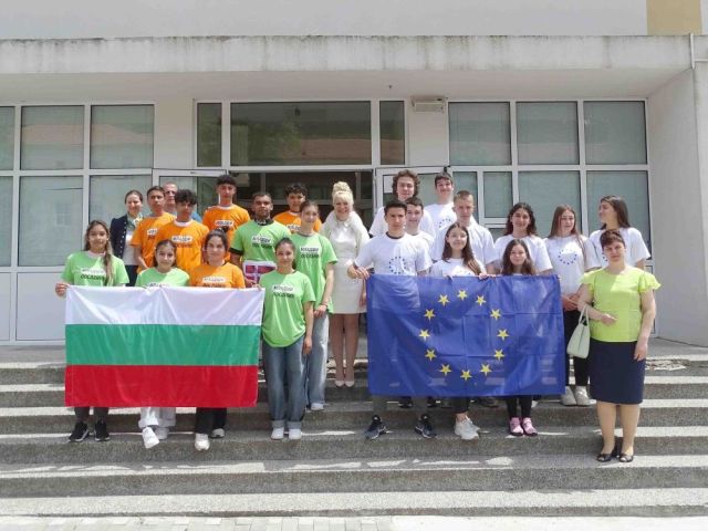 ПГТО „Добри Желязков“ отбеляза Деня на Европа с поредица от инициативи [08.05.2026]