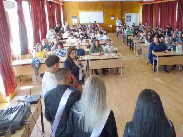 С много емоции, усмивки и вълнуващи спомени ПГТО „Добри Желязков“ изпрати своя Випуск 2026 [18.05.2026]