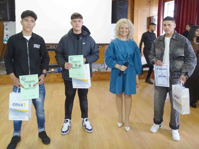Светли и благословени Рождественски празници