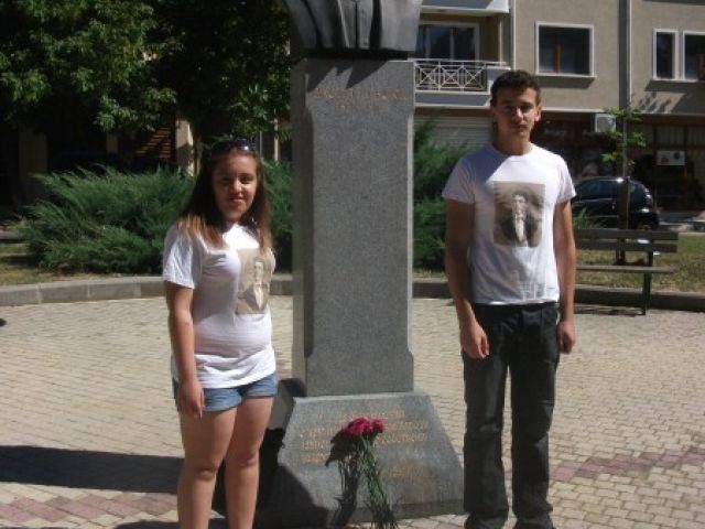 Общоградското честване "Спомен и цвете за Апостола”
