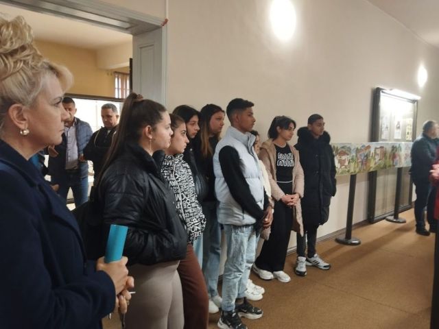 Ученици от ПГТО „Добри Желязков“ почетоха 225 години от рождението на своя патрон