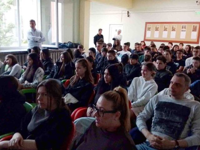 ПГТО „Добри Желязков“ се включи в националното честване „Мрежата на свободата“ по повод 150 години от Априлското въстание