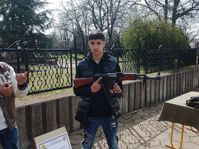 Ден на отворените врати: Ученици от ПГТО „Добри Желязков“ посетиха Военно формирование 22 220