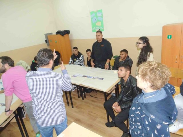 Забавна игра с карти