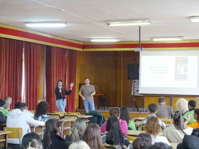 Теодор Стойчев – ръководител на Бюрото  на Европейския парламент в България бе гост в ПГТО „Добри Желязков“ – гр. Сливен