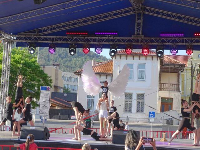 Традицията срещна модерния свят в сърцето на нашия град