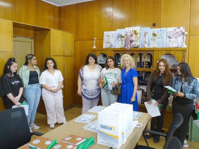 Награждаване на отличени ученици