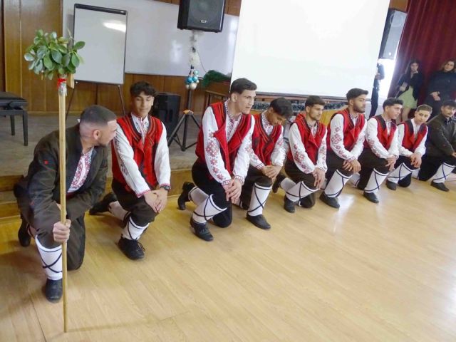 Светли и благословени Рождественски празници
