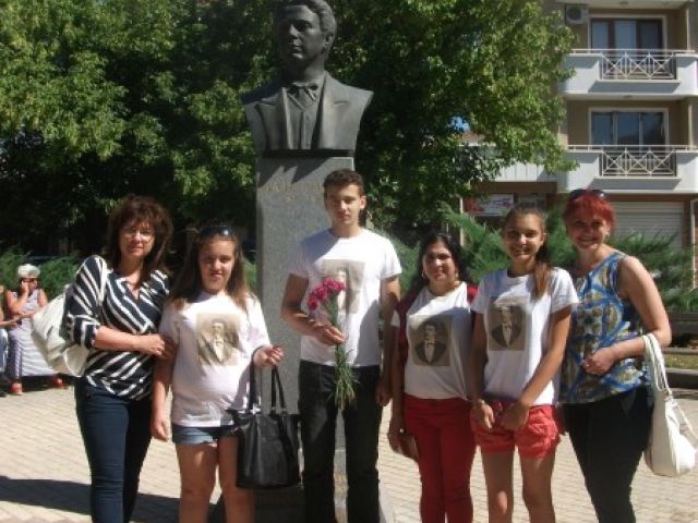 Общоградското честване "Спомен и цвете за Апостола”