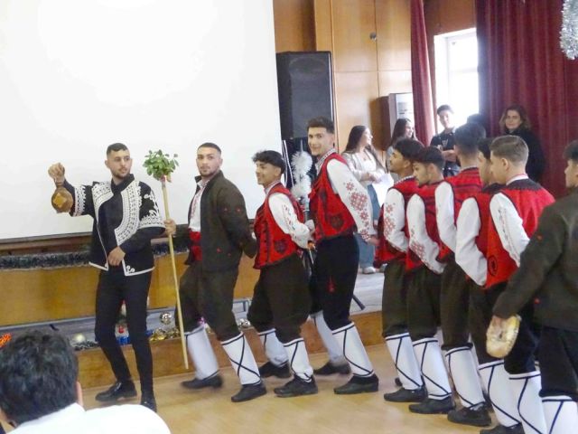 Светли и благословени Рождественски празници