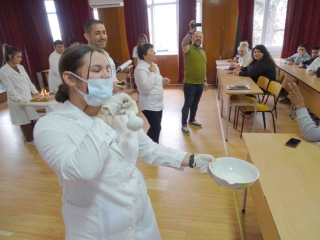 „Научни открития в света и текстила“ – открит урок, който вдъхнови!