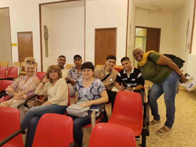 Еразъм + Обучение по хранене чрез използване на образователен подход, базиран на виртуална реалност