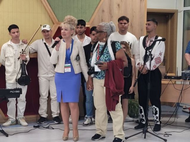Еразъм + Обучение по хранене чрез използване на образователен подход, базиран на виртуална реалност
