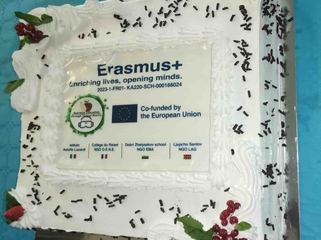 Еразъм + Обучение по хранене чрез използване на образователен подход, базиран на виртуална реалност